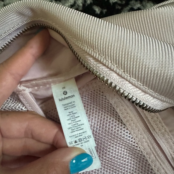 Lululemon Athletica Backpack in Light Pink - Picture 4 of 5